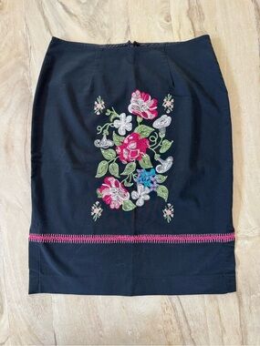 Vintage Black Floral Embroidered Pencil Skirt